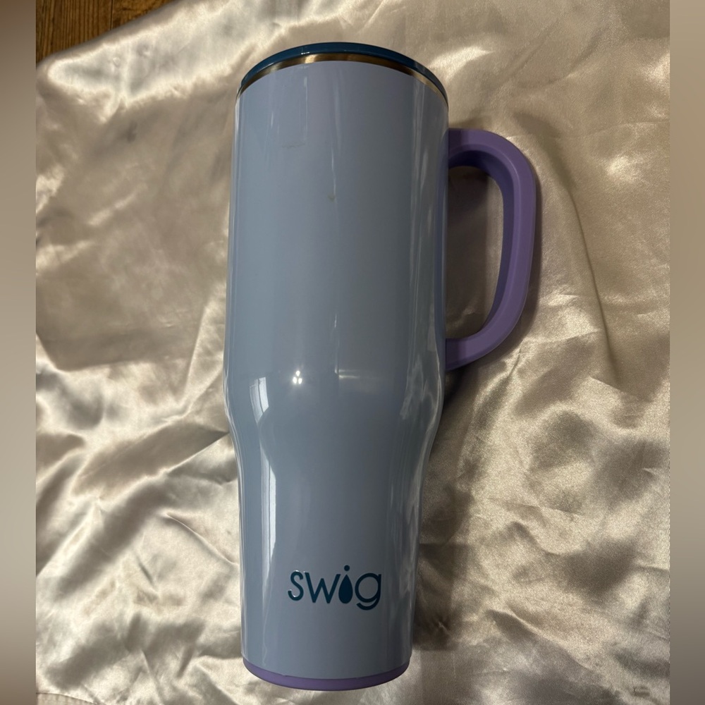 Swig tumbler